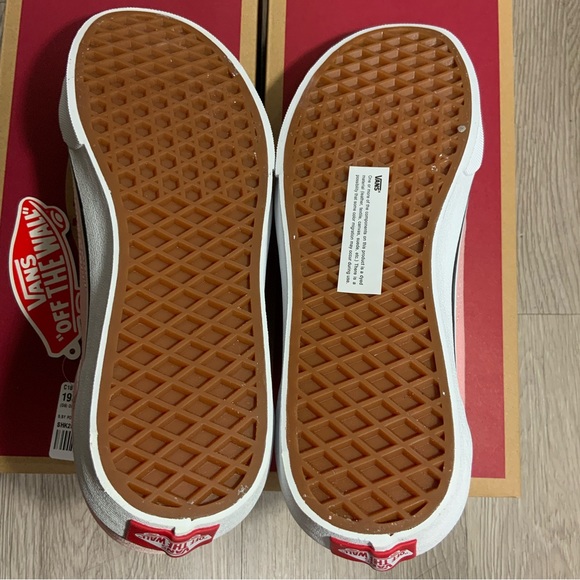 NEW Vans Old Skool Low Women's Size 7-8.5 Light Pink Suede Athletic Skate Shoes - Picture 6 of 11